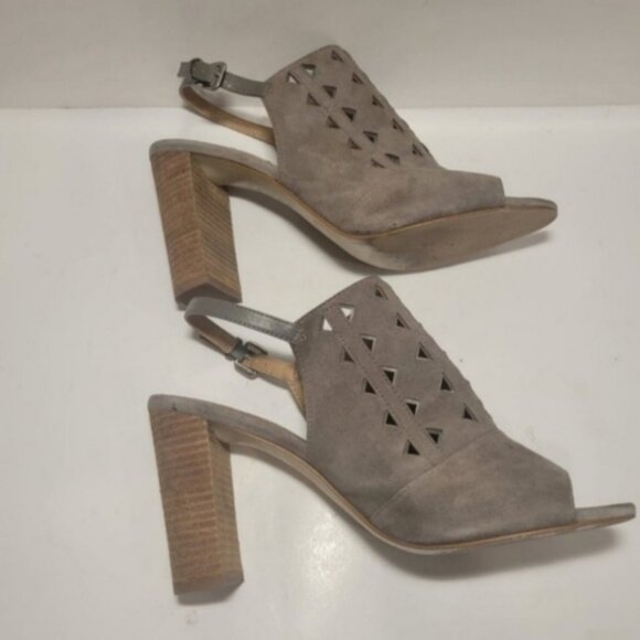 TAHARI SZ 9 Taupe 4" Block Heel Suede Cutout Detailing Open Toe Buckle Slingback - Picture 3 of 7